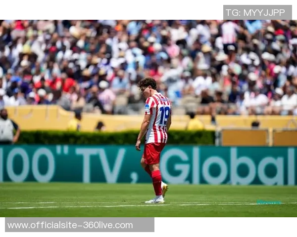 上港与恒大对决裁判表现引发争议球迷热议判罚尺度与公平性 上港与恒大对决裁判表现引发争议球迷热议判罚尺度与公平性